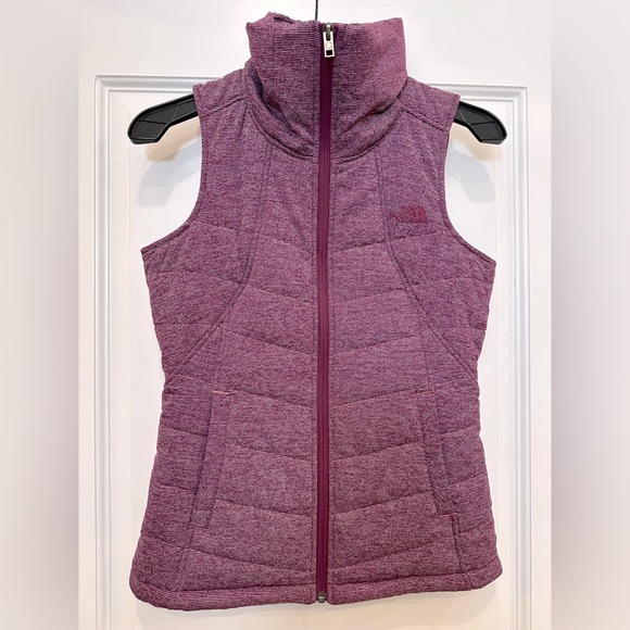 The North Face women’s puffer vest XS - Picture 2 of 8
